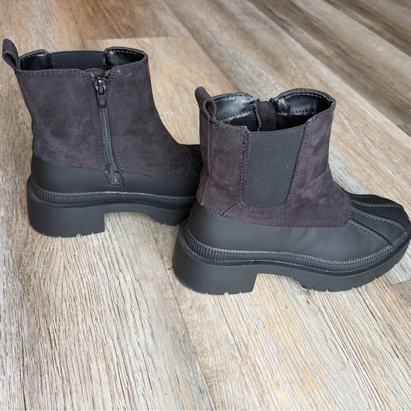 Universal Thread Black Ankle Boots - Picture 4 of 7